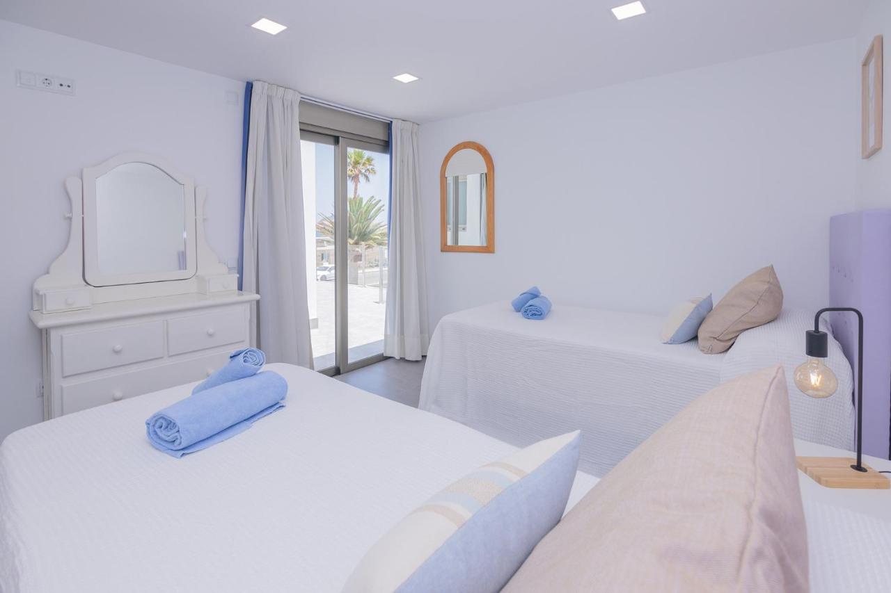 Apartment Holiday 2 Beachfront Corralejo By Holidays Home Екстер'єр фото